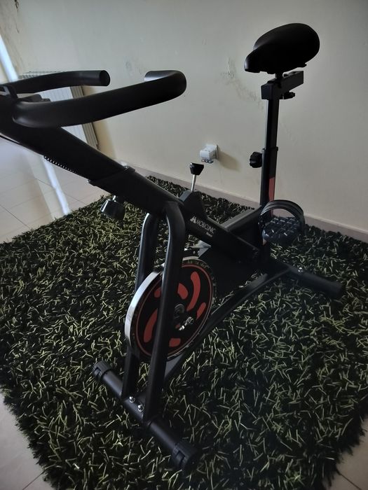 Bicicleta estática semi-profissional como nova com garantia