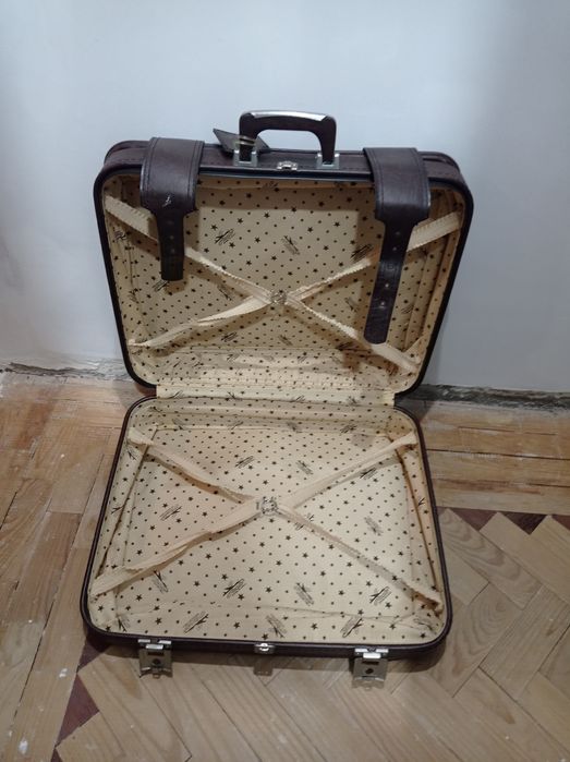 Mala antiga de viagem