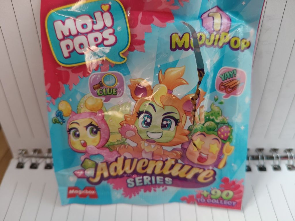 Poppy Celebrity/ Sparkle Spots -Moji Pops