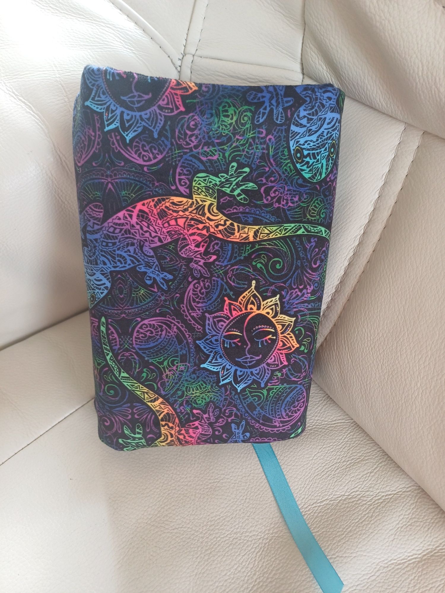 Nowy etui otulacz okładka na książkę uniwersalna handmade