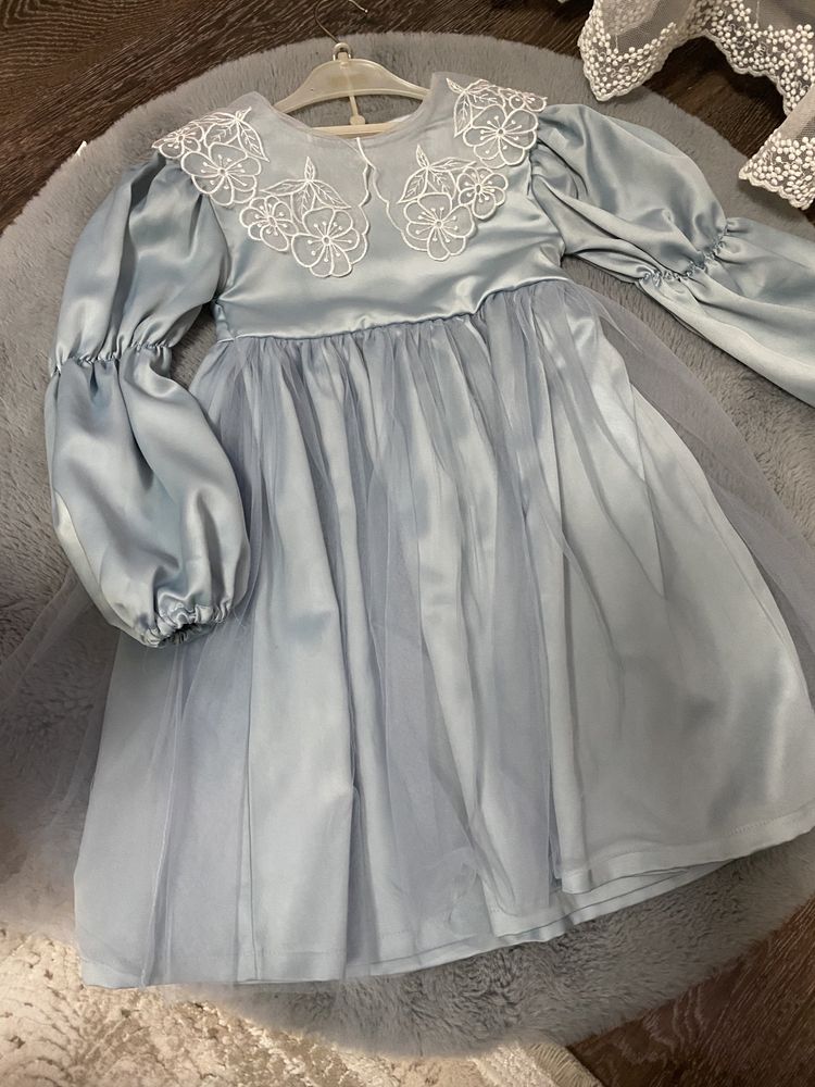 Плаття сукня блакитна  пишна святкова фатин