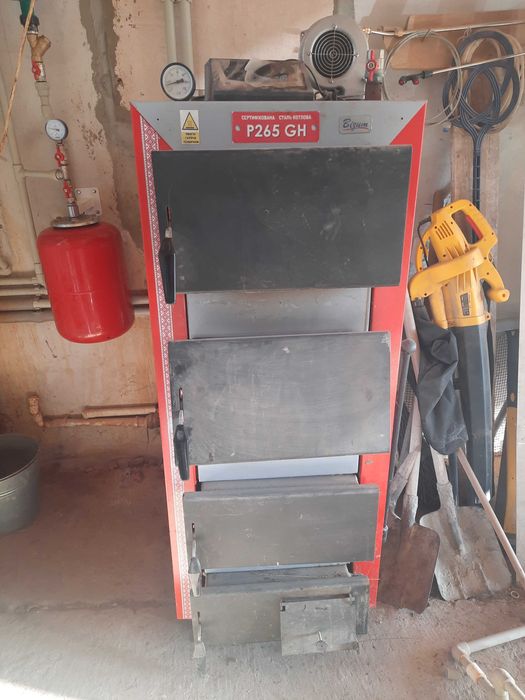 Котел твердопаливний