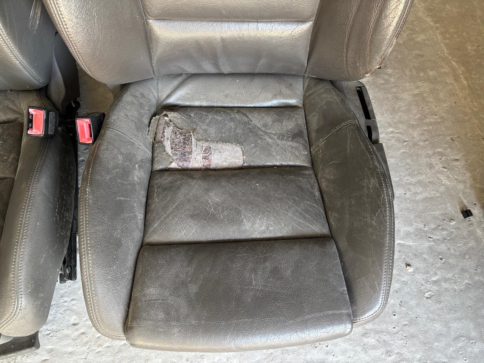 Audi a4 b6 komplet foteli skora szara