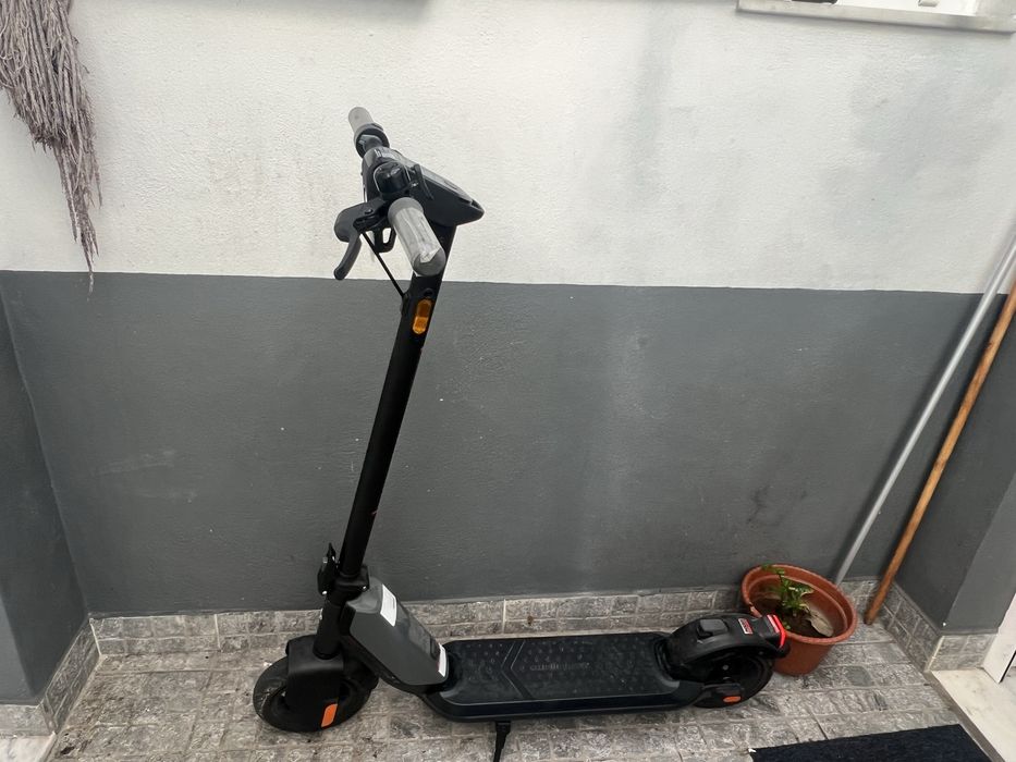 Trotinete praticamente nova