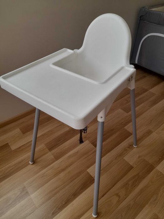 Łóżeczko/kojec składane z pełnym wyposażeniem.