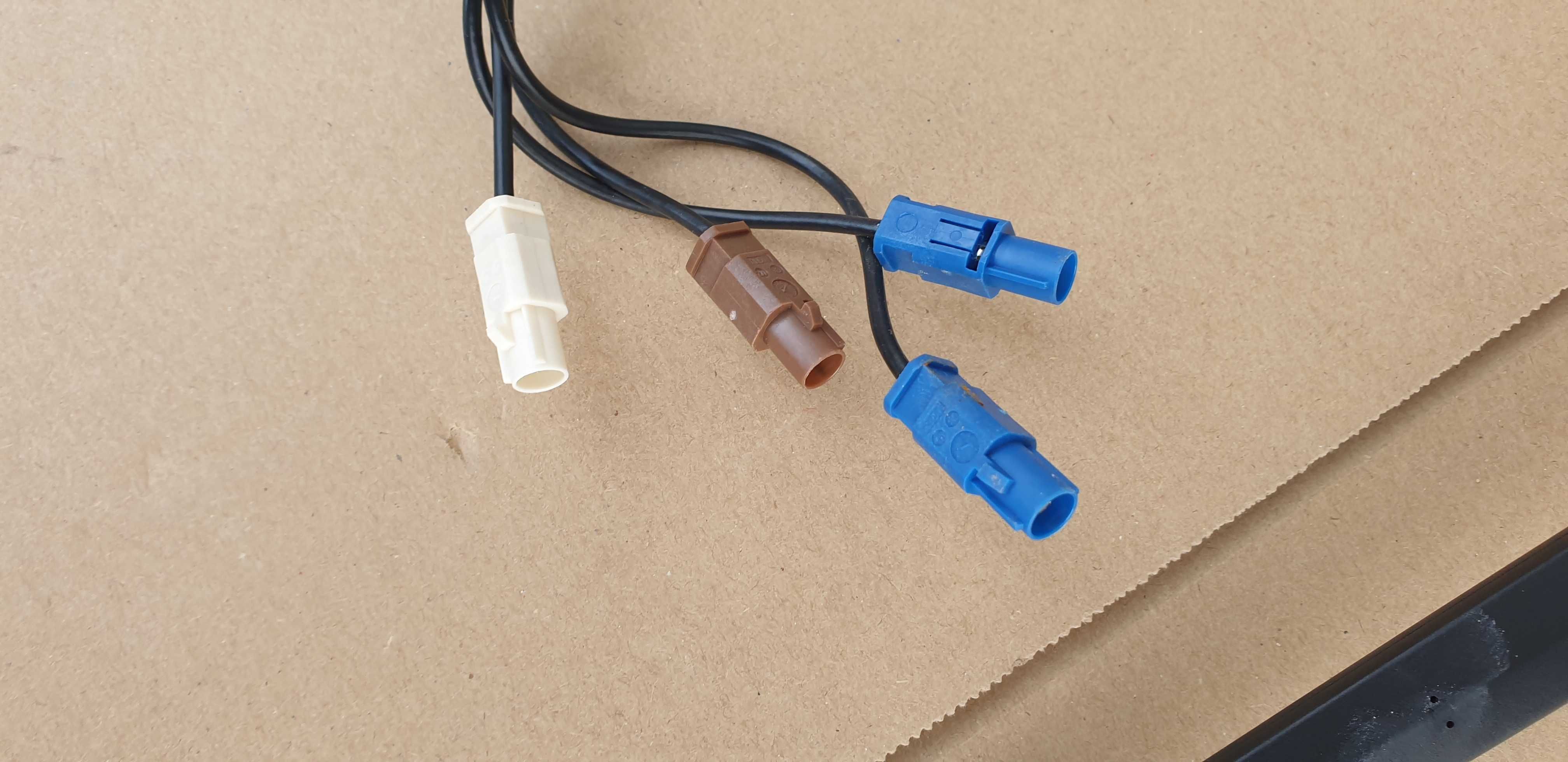 Dacia Sandero Stepway III 3 antena dachowa GPS