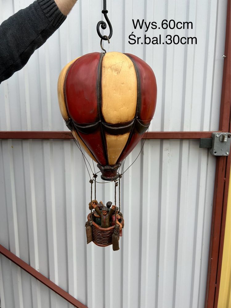 Duży stary balon zawieszany