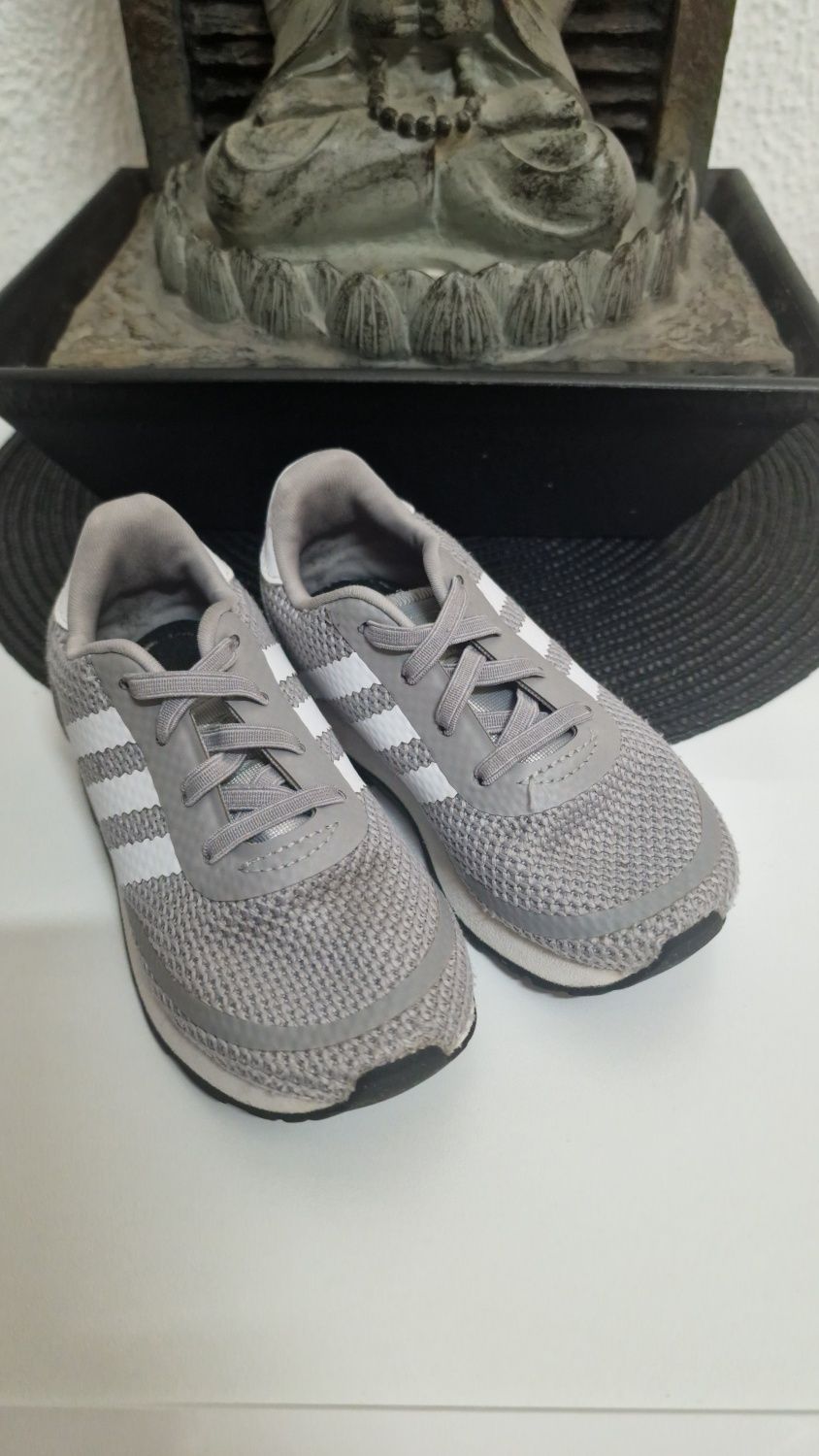 Tenis adidas 25.5