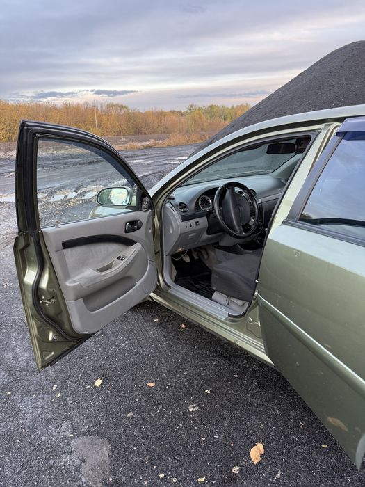 Авто Chevrolet Lacetti SX газ/бенз