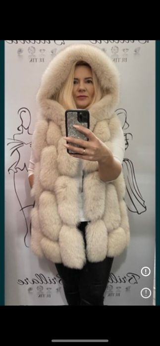 Bezrekawnik z kapturem