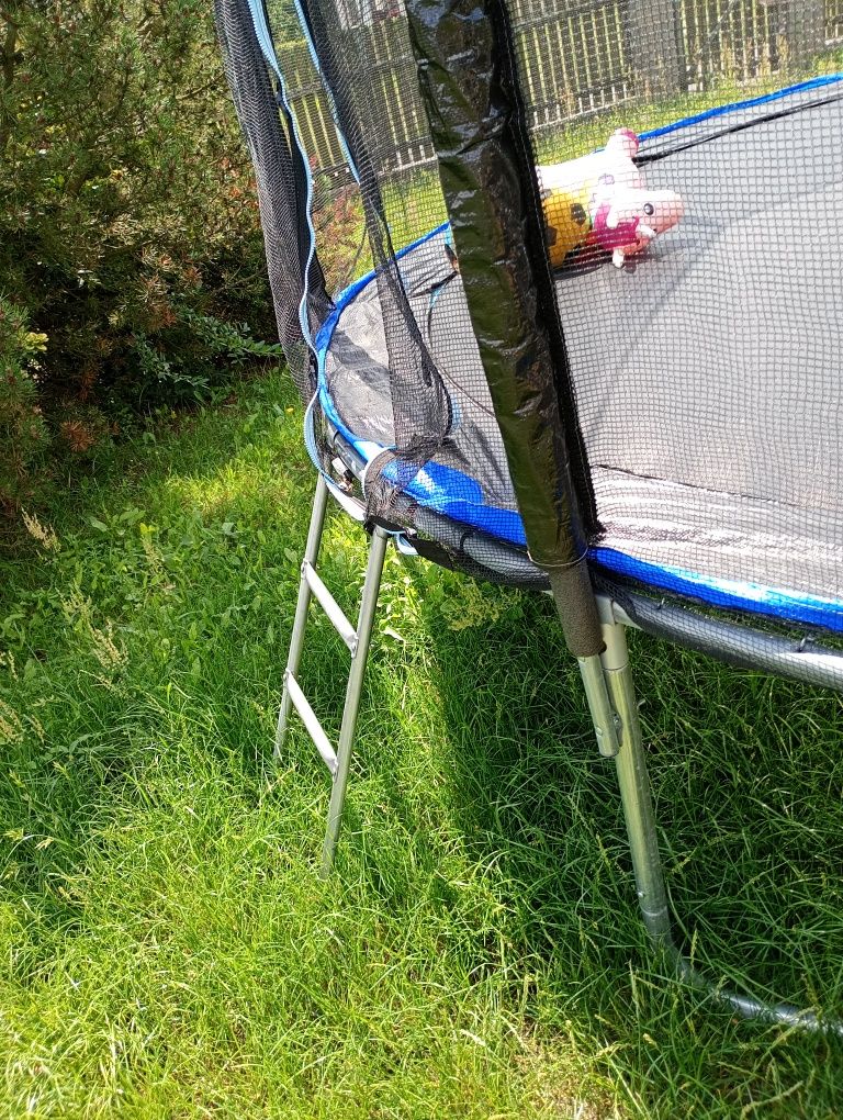 Trampolina ogrodowa