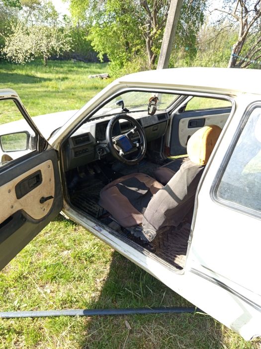 Продам машину Таврія