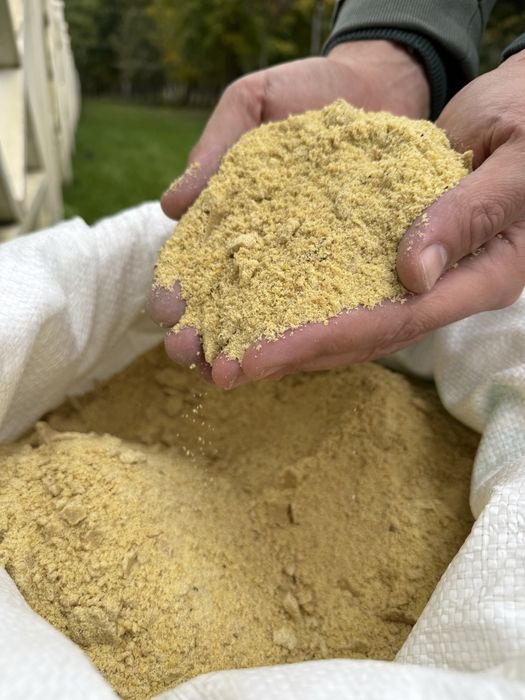 Макуха соєва фасована в мішках 30 кг. 44-45% протеїн.