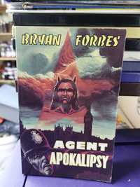 Bryan Forbes, Agent apokalipsy
