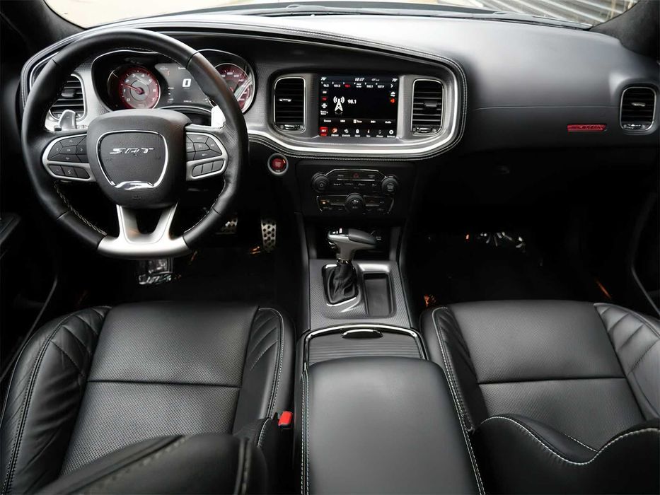 Dodge Charger SRT HELLCAT      2023