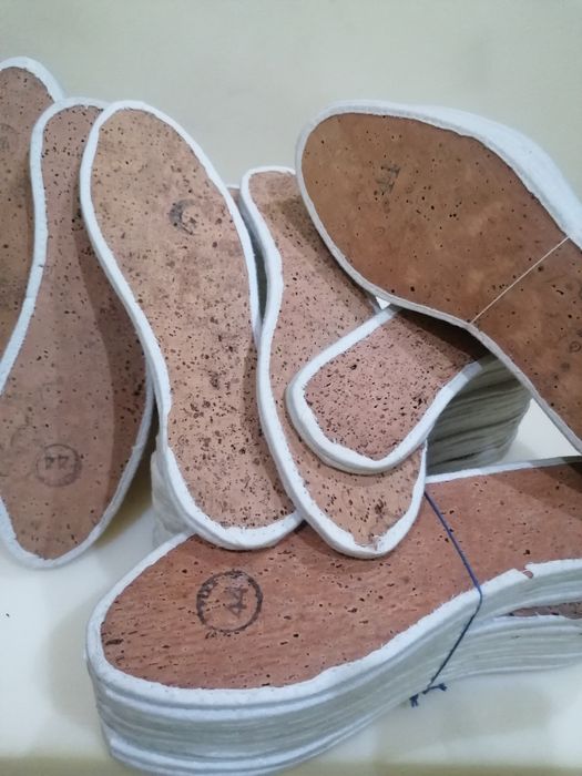 Palmilhas de Cortiça - lotes de 12 pares = 0.50€ par *Artigo SEM USO