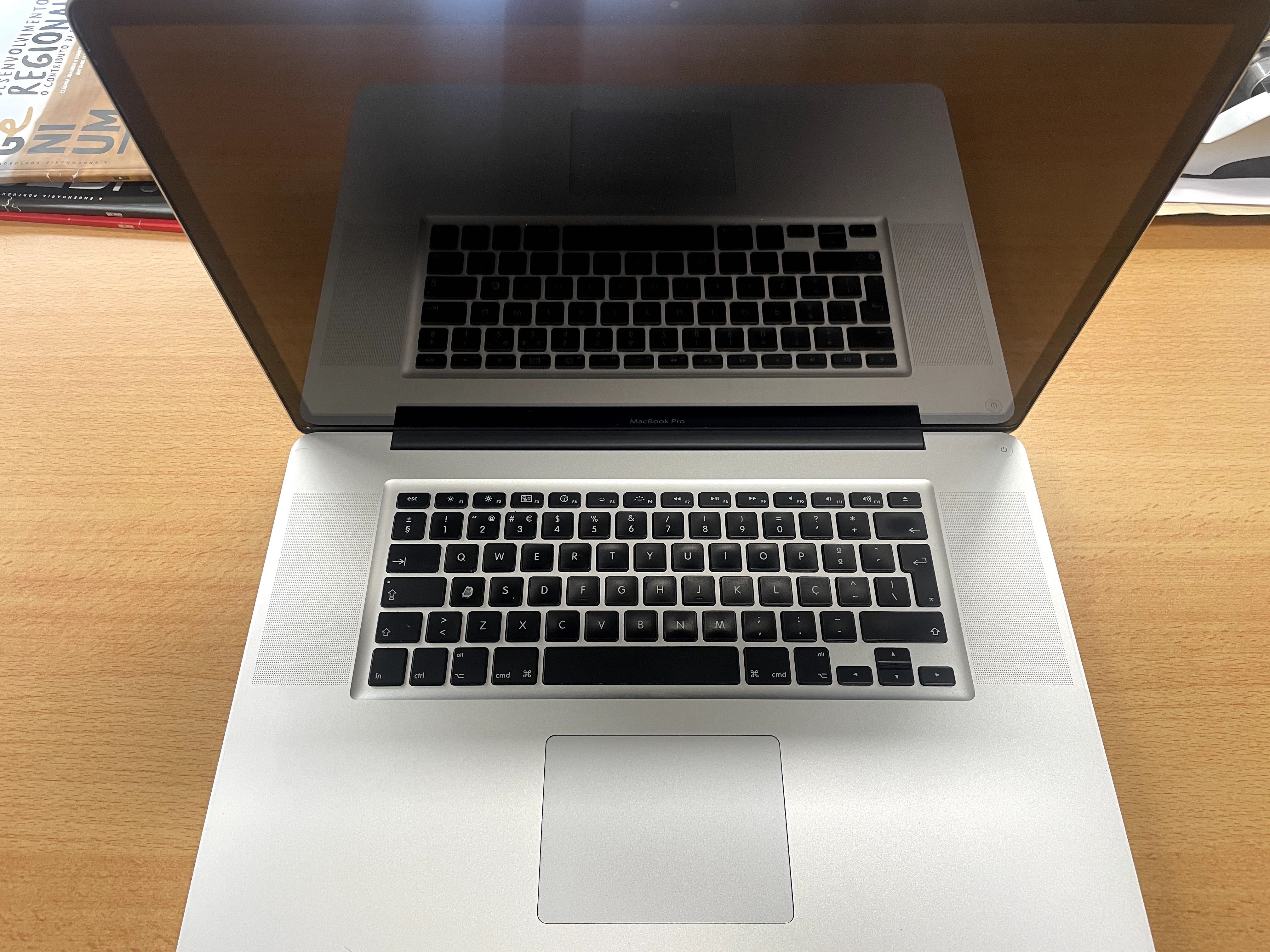 Apple Macbook Pro 17 2011