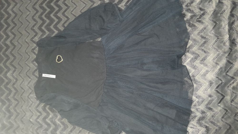 Sukienka z długim rękawem I tiulem rozmiar 98 coccodrillo