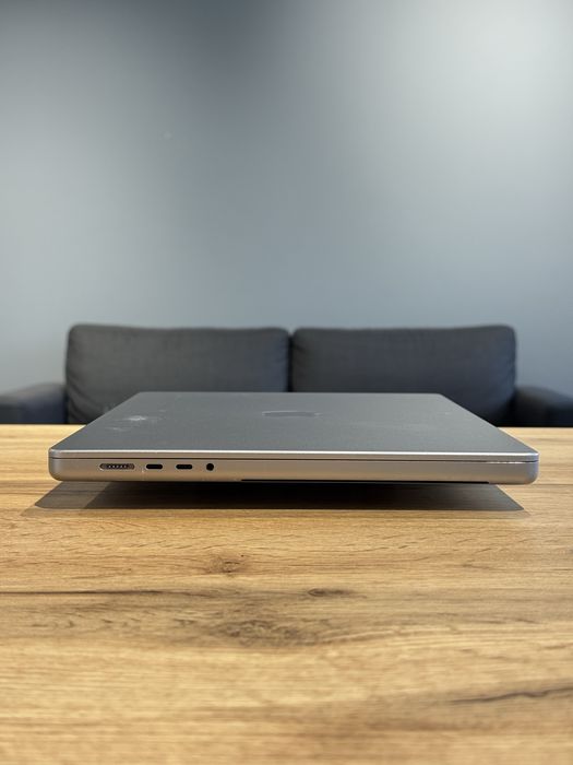 Macbook pro 16 2023 m2 max 32/1tb !! Гарантія від магазину !!