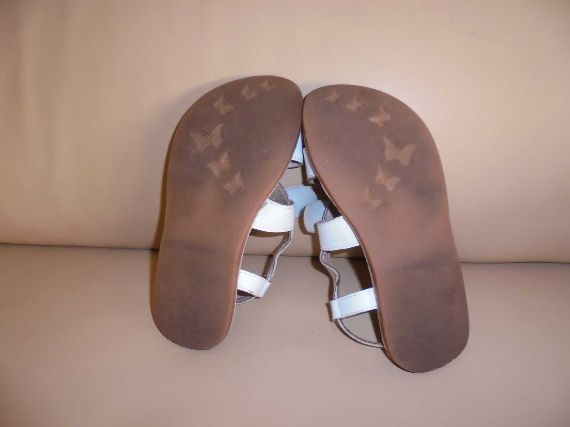 sandálias de menina cor branca