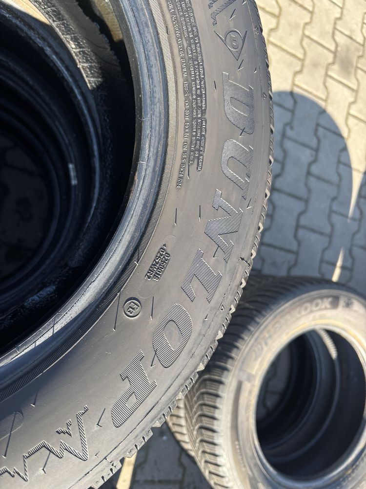 Komplet opon zimowych 215/60 R16 Dunlop