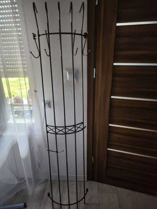 Złoty wieszak metalowy