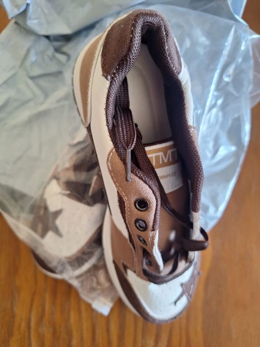 Sapatilhas de mulher novas