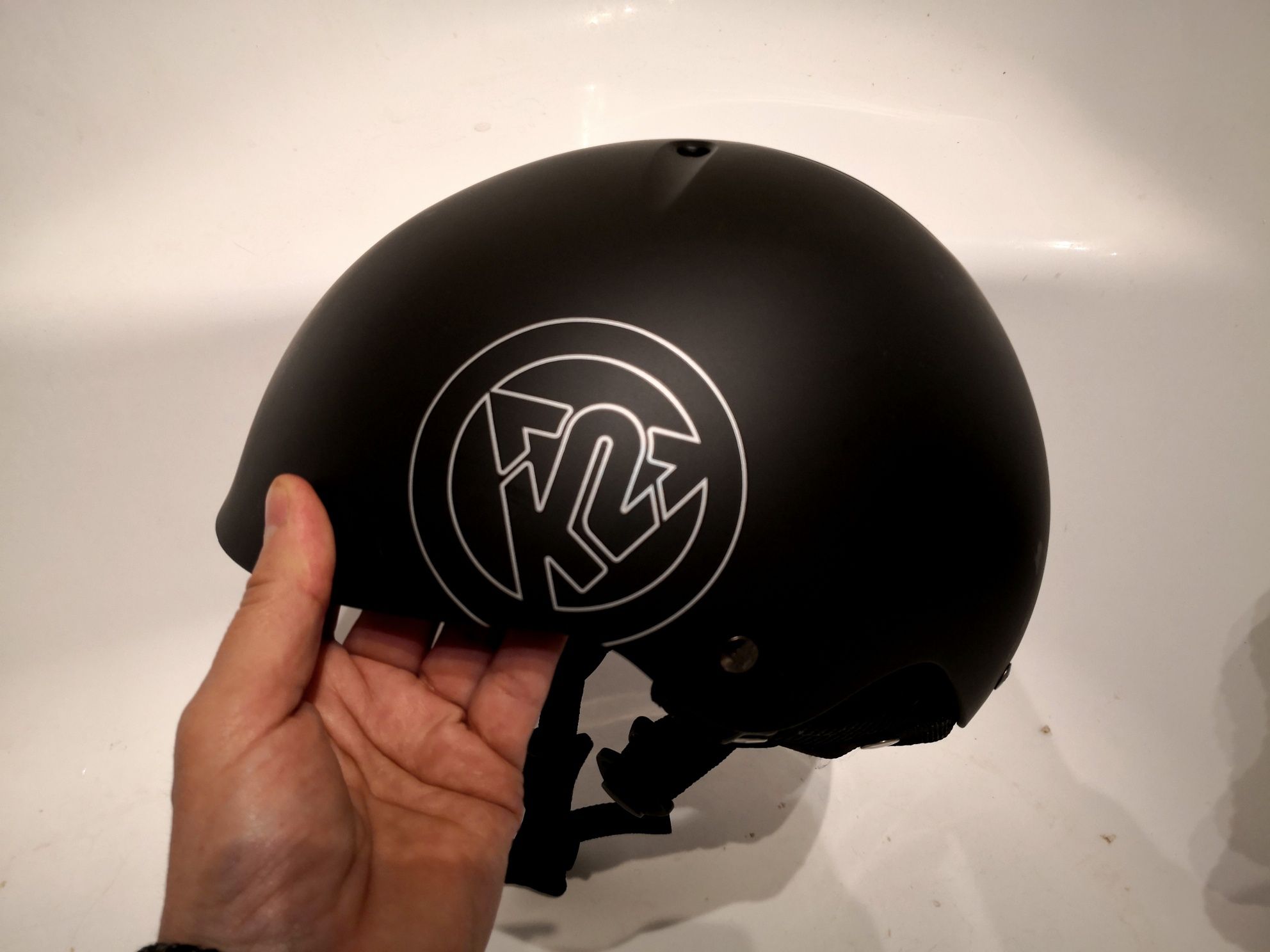 Kask narciarski czarny K2 Scepter
