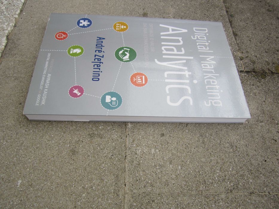 Livro Digital Marketing Analytics de André Zeferino