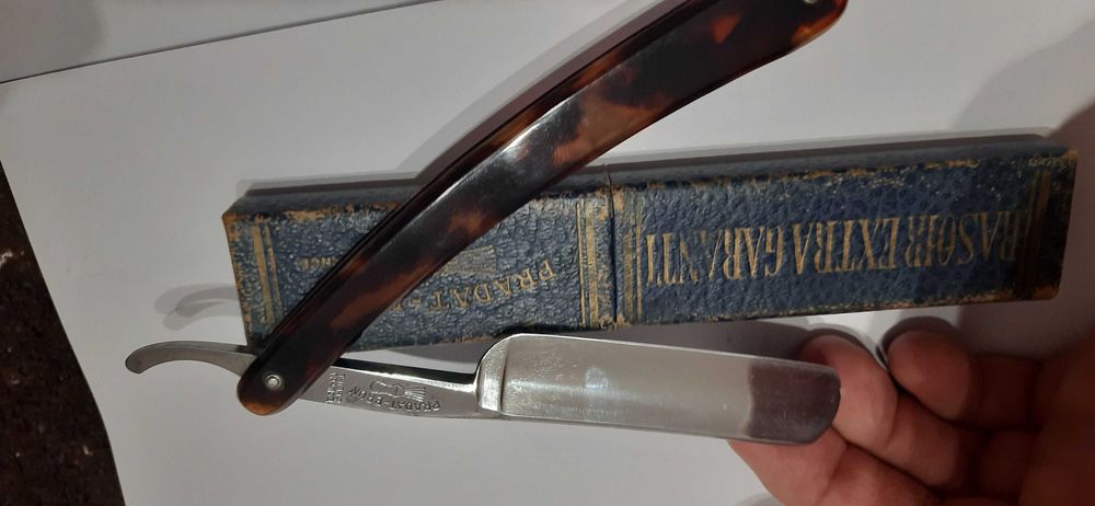 Продам опасную бритву