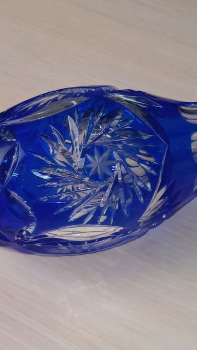 Wazon kryształowy niebieski wysokość 18 cm Huta Violetta. PRL.