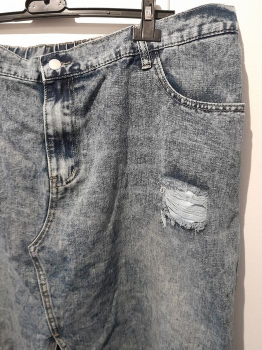 Spódnica z rozcięciem