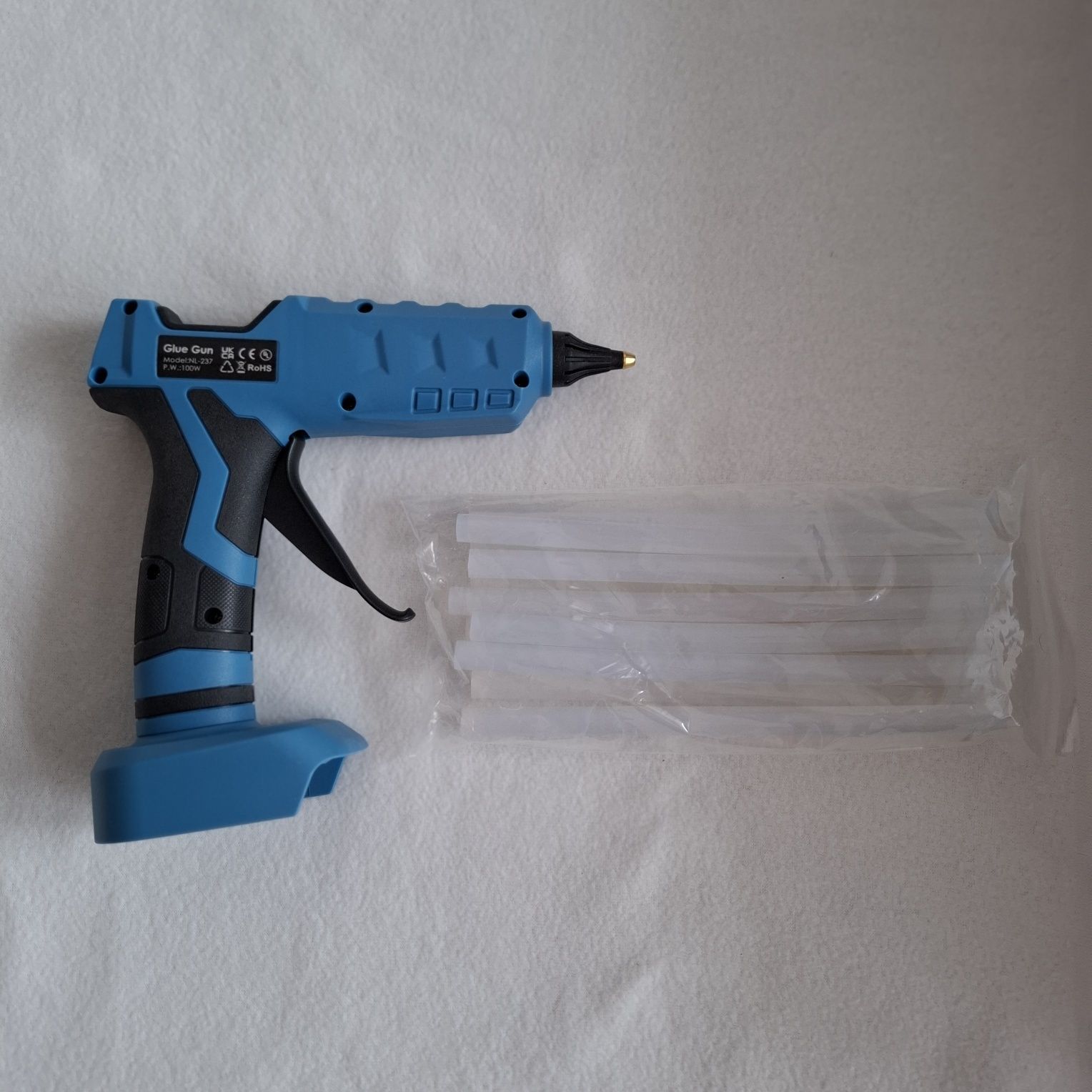 Akumulatorowy pistolet do kleju na gorąco