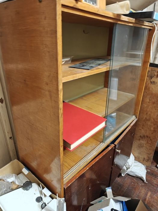 Сервант-книжкова шафа