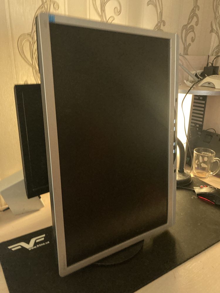 Монитор Philips 22 дюйма
