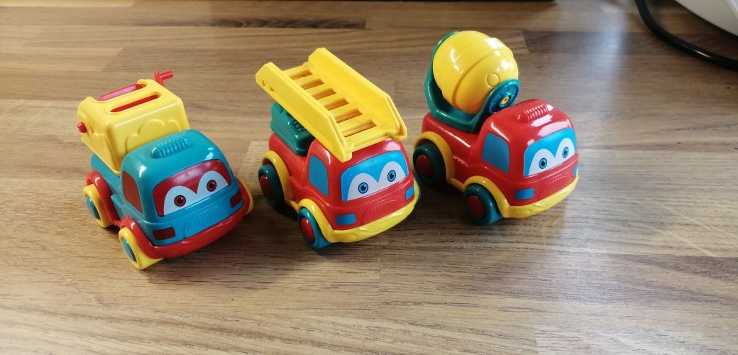 3 małe autka zabawki