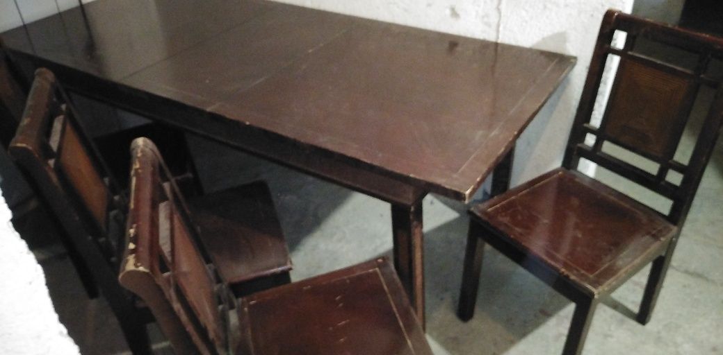 Stół drewniany z 4 krzesełami transport gratis