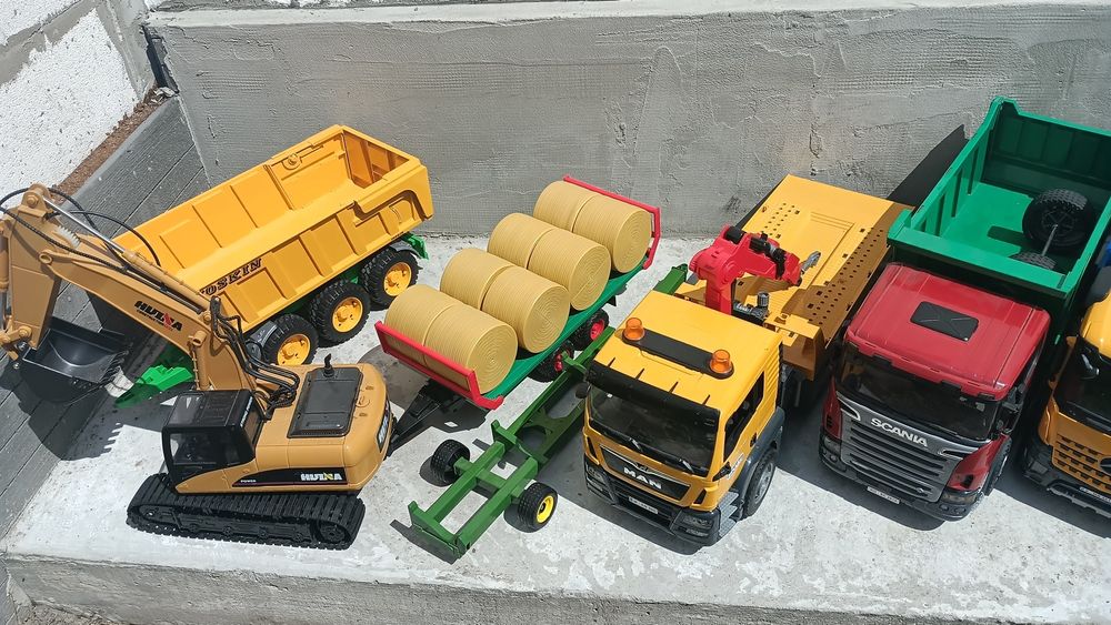 Дитячі іграшки брудер