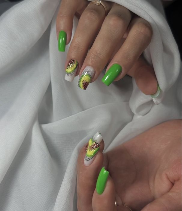 Манікюр, педикюр  черніговське метро