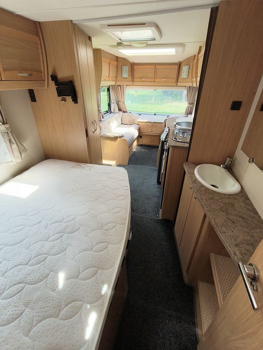 Elddis mover namiot łóżko małżeńskie oddzielny prysznic niskie dmc