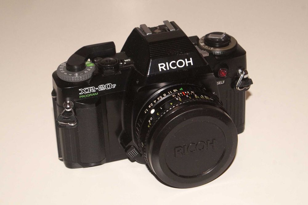 Ricoh XR20sp + 50mm f/1.7 (Me Super)