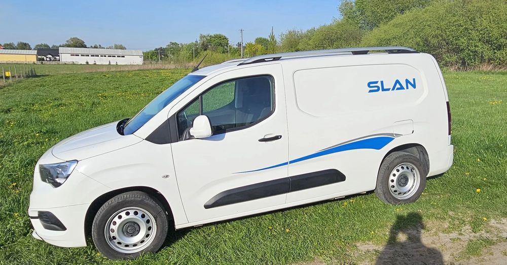 Opel combo  Opel Combo XL diesel , VAT1, hak, FAKTURA VAT.