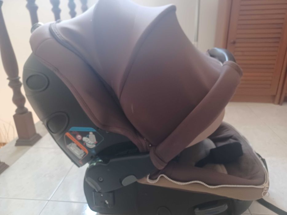 Ovo e alcofa Jané (2em 1) bege em otimo estado