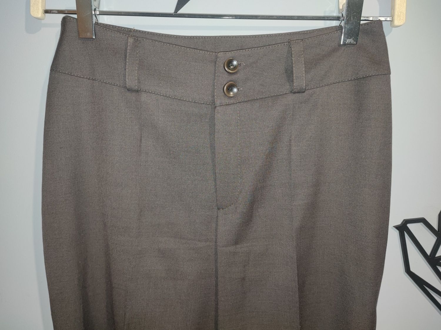 Eleganckie spodnie w kant Monnari 34