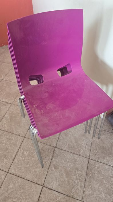 4 krzesła Fondo Nowy Styl