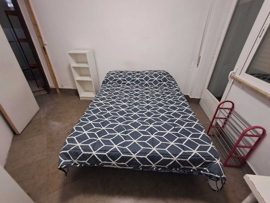 Quarto CASAL. Metro Marquês. CentroLISBOA. Entrada imediata.