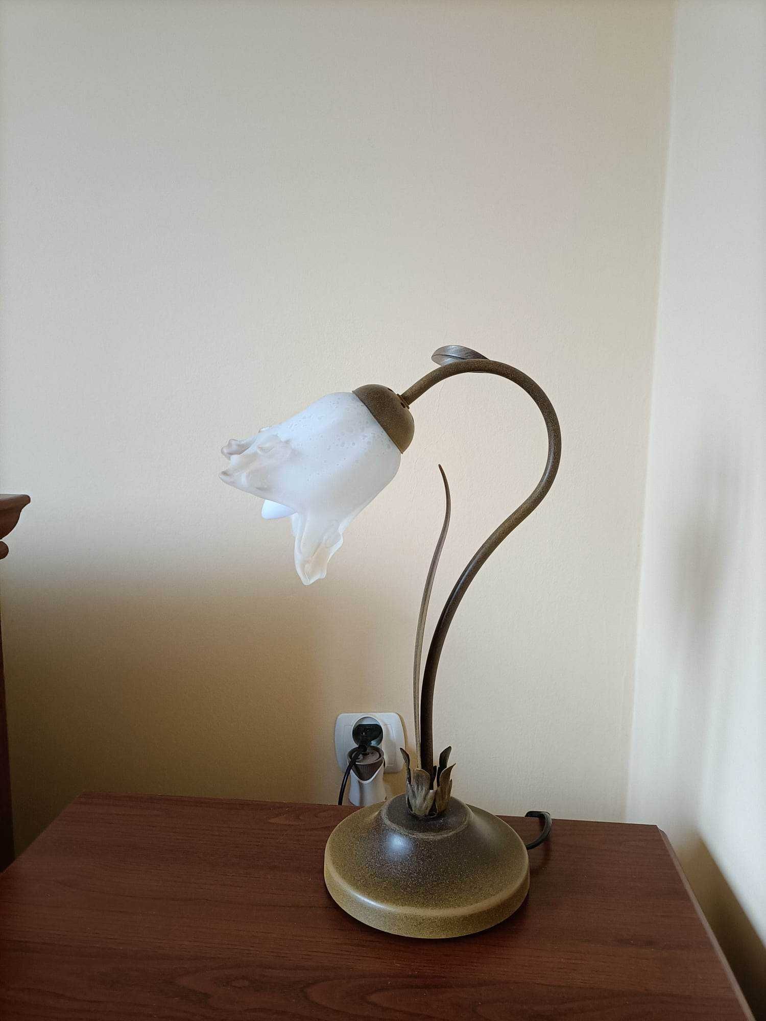 lampka na stolik