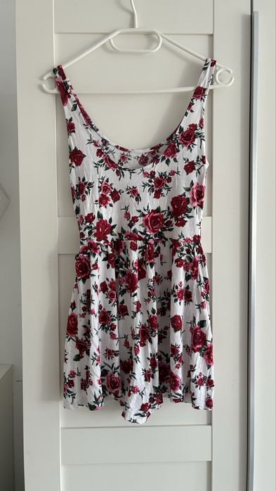 H&M XS/34 kombinezon bialy w roze na ramiaczkach wiskoza wiskozowy