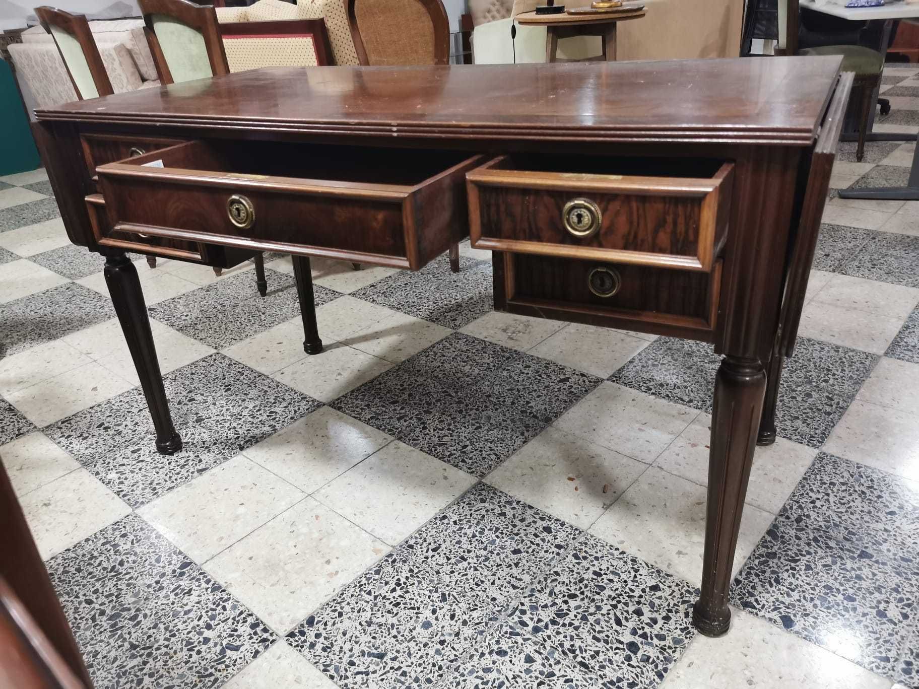 Móveis estilo antigo