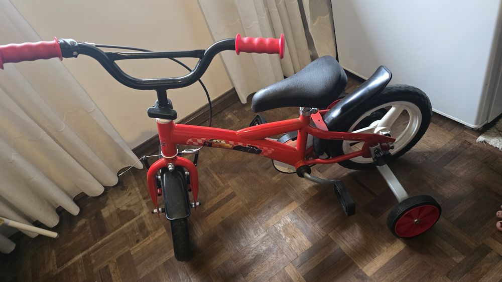 Bicicleta infantil com rodinhas
